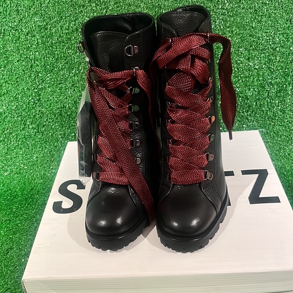 Schutz Zhara bootie (black) size 9.5 NWT - Picture 2 of 7